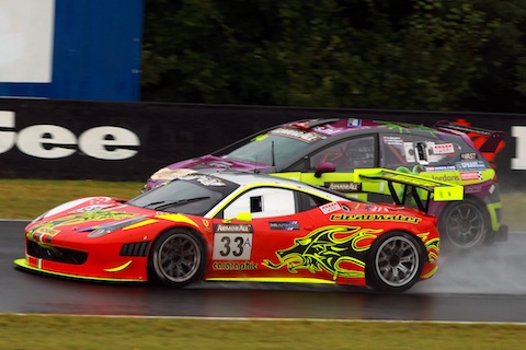 120226_bathurst_race_ferrari_seat